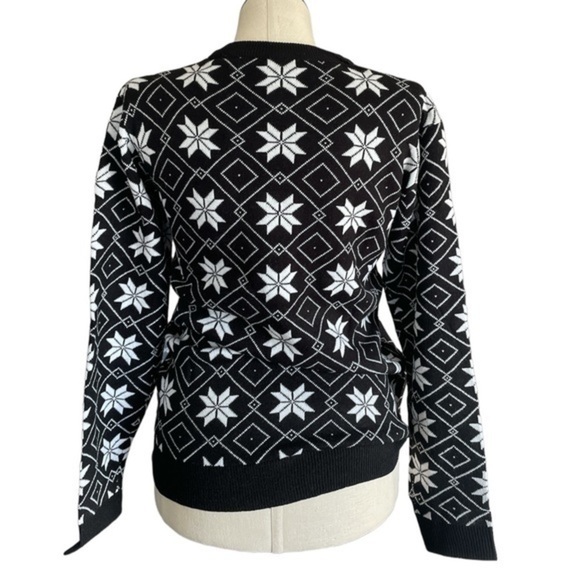 Fair Isle Holiday Sweater Black White Snowflake Snowman unisex Top Sz med - Picture 7 of 7
